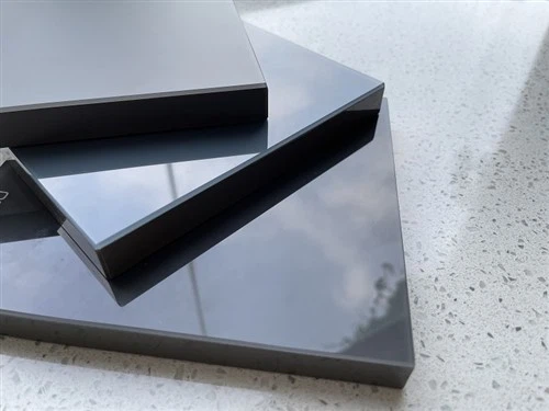 Kjøkkenskapdører i glass